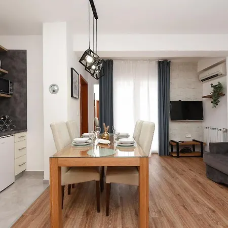 Gemuetliches Mit Meerblick Vom Privaten Balkon Apartman