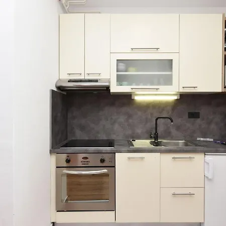 Apartman Gemuetliches Mit Meerblick Vom Privaten Balkon Starigrad-Paklenica