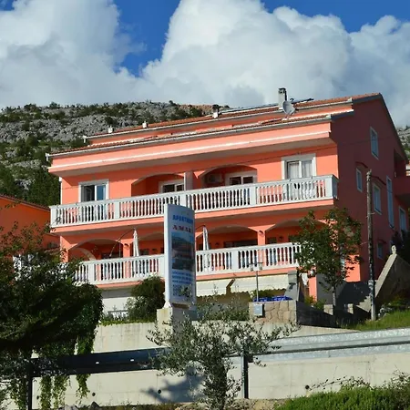 Apartman Gemuetliches Mit Meerblick Vom Privaten Balkon Starigrad-Paklenica